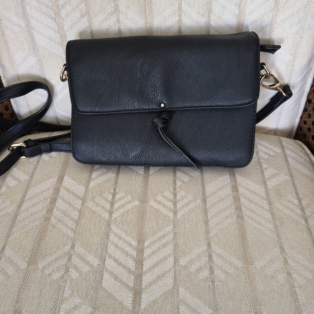 Chic Black Leather Crossbody Bag